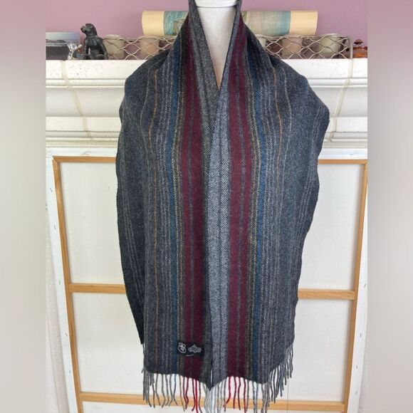 NWOT Pure Cashmere scarf or shawl w/ tassels perfect for men or women - Picture 2 of 5